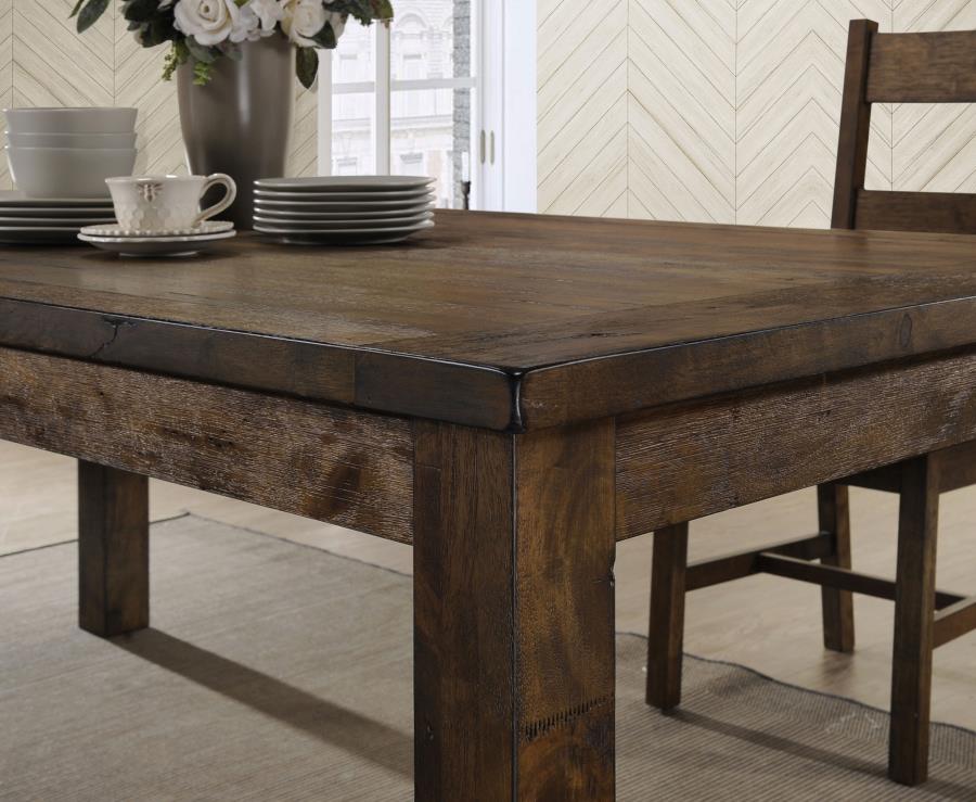 Halden Linden III Dining Set