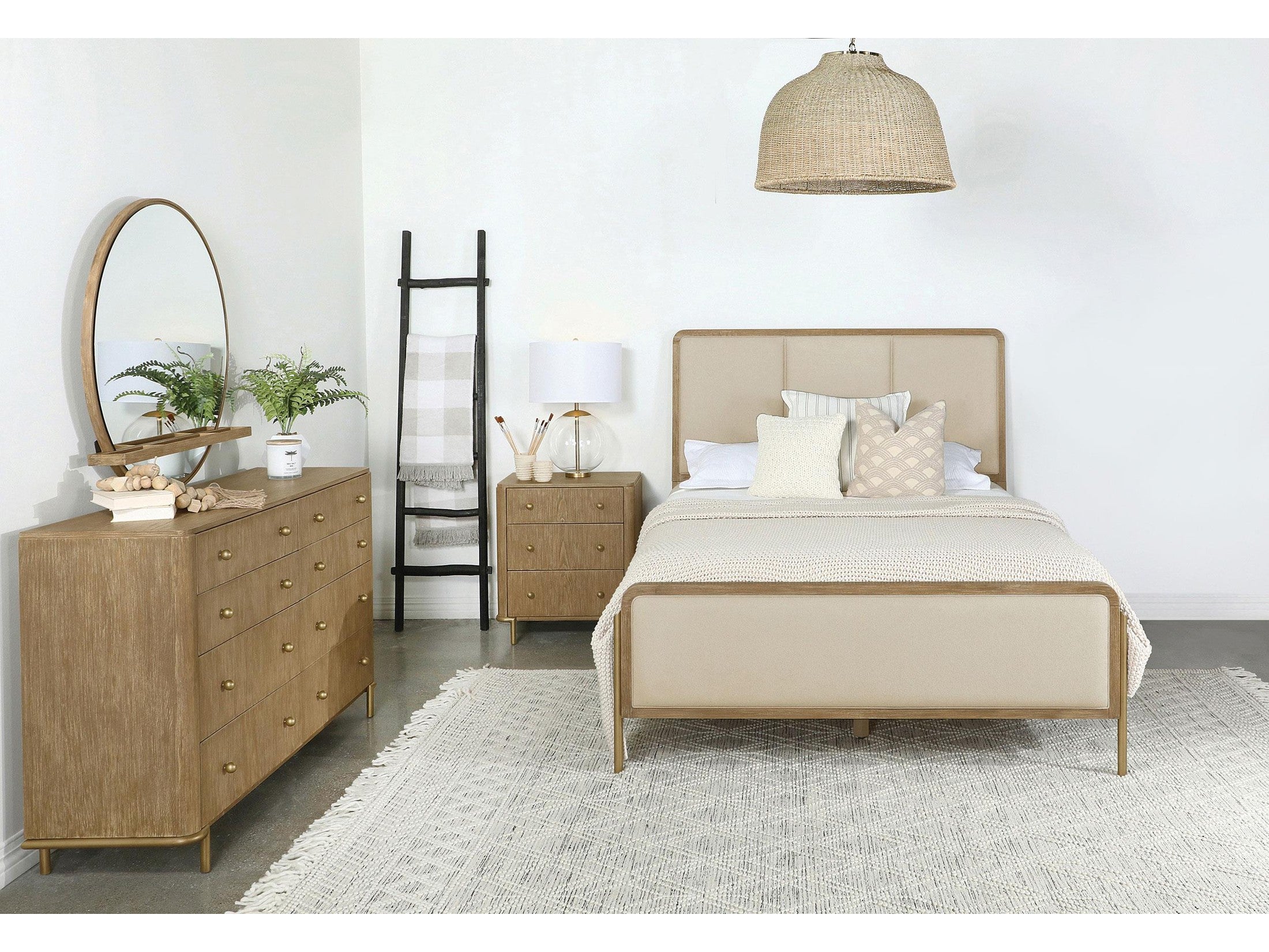 Arini 4-piece California King Bedroom Set Sand Wash