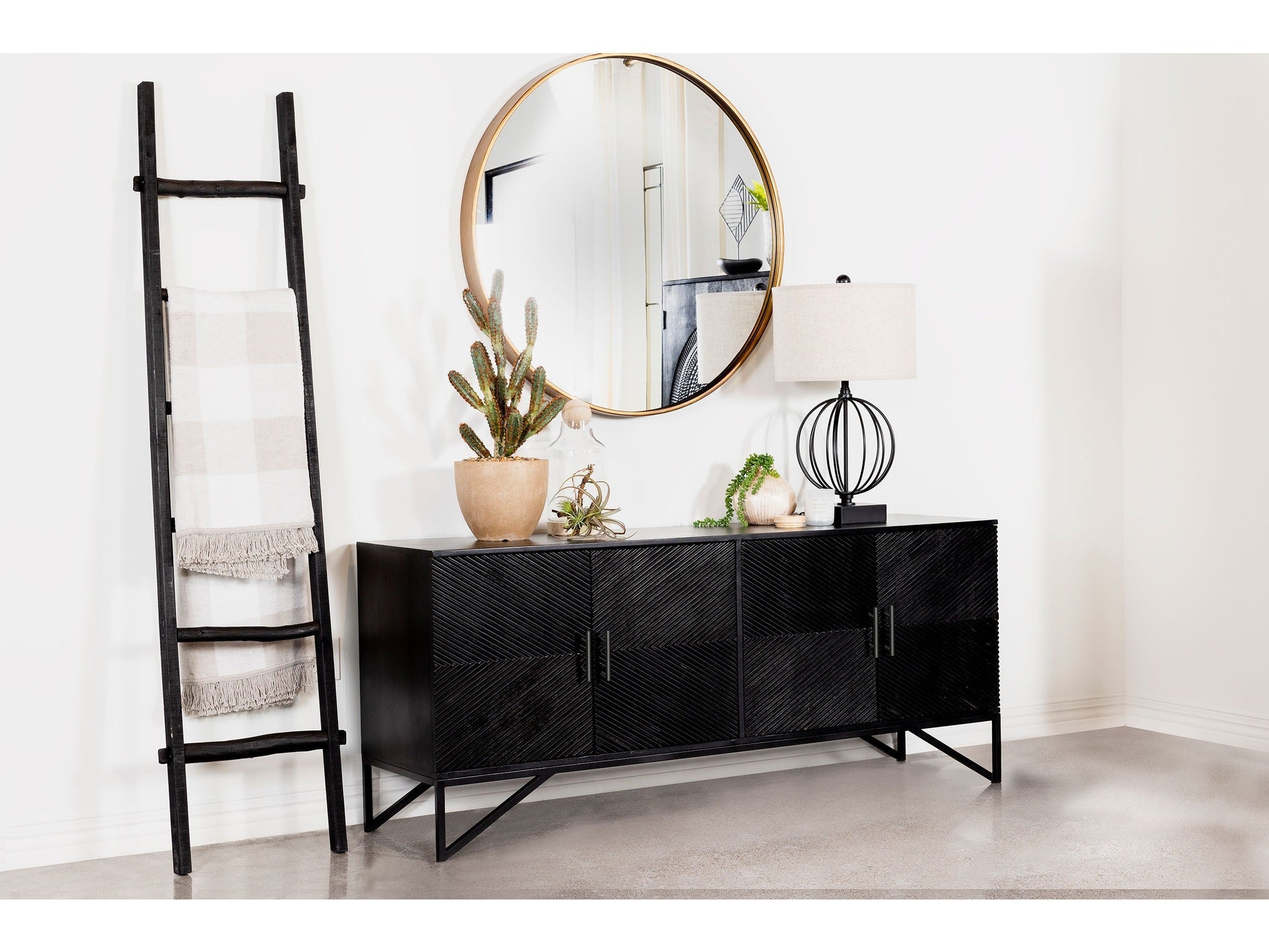 Riddell 4-door Wood Reeding Accent Cabinet Matte Black