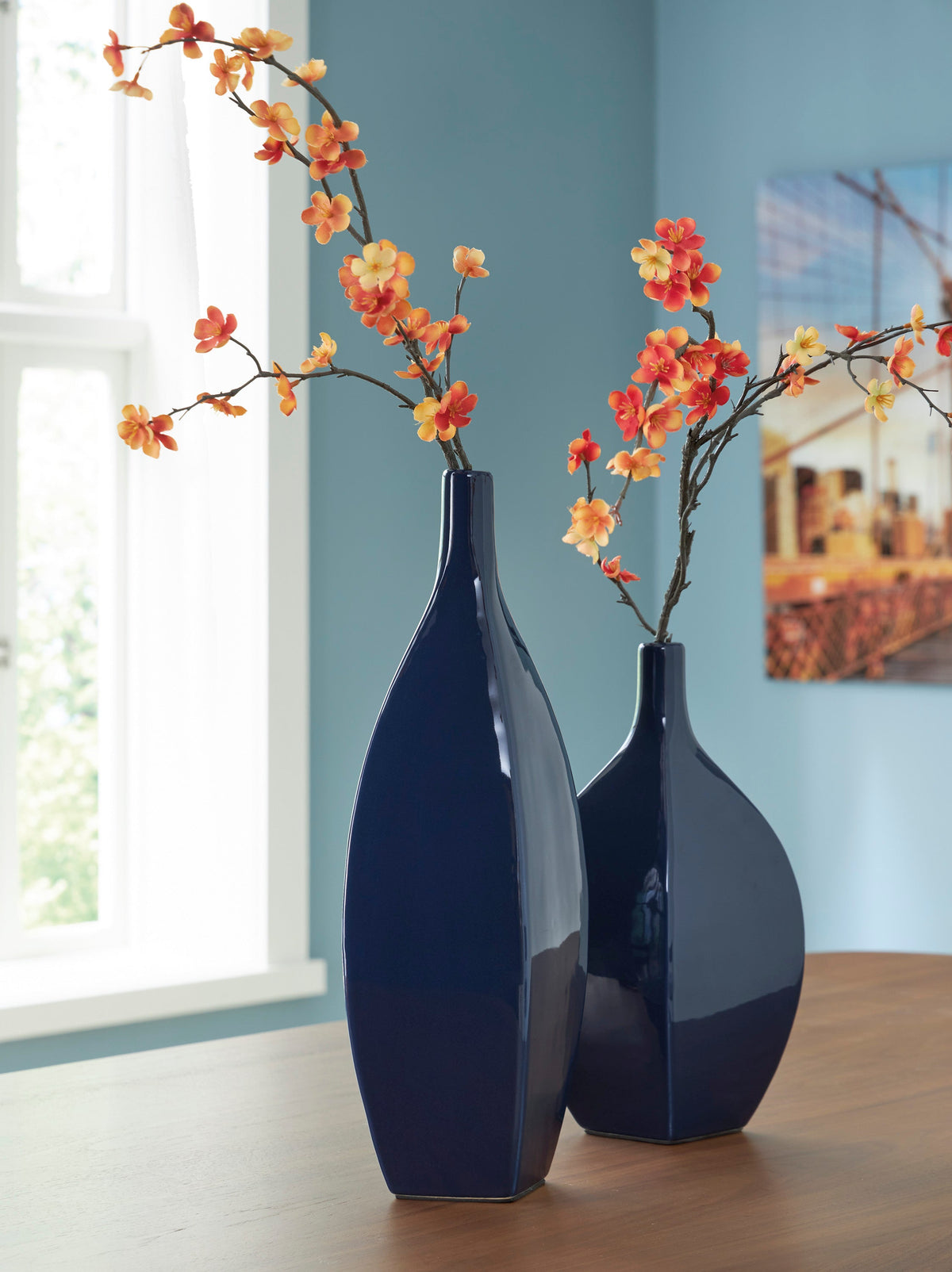 Abtinson Vase