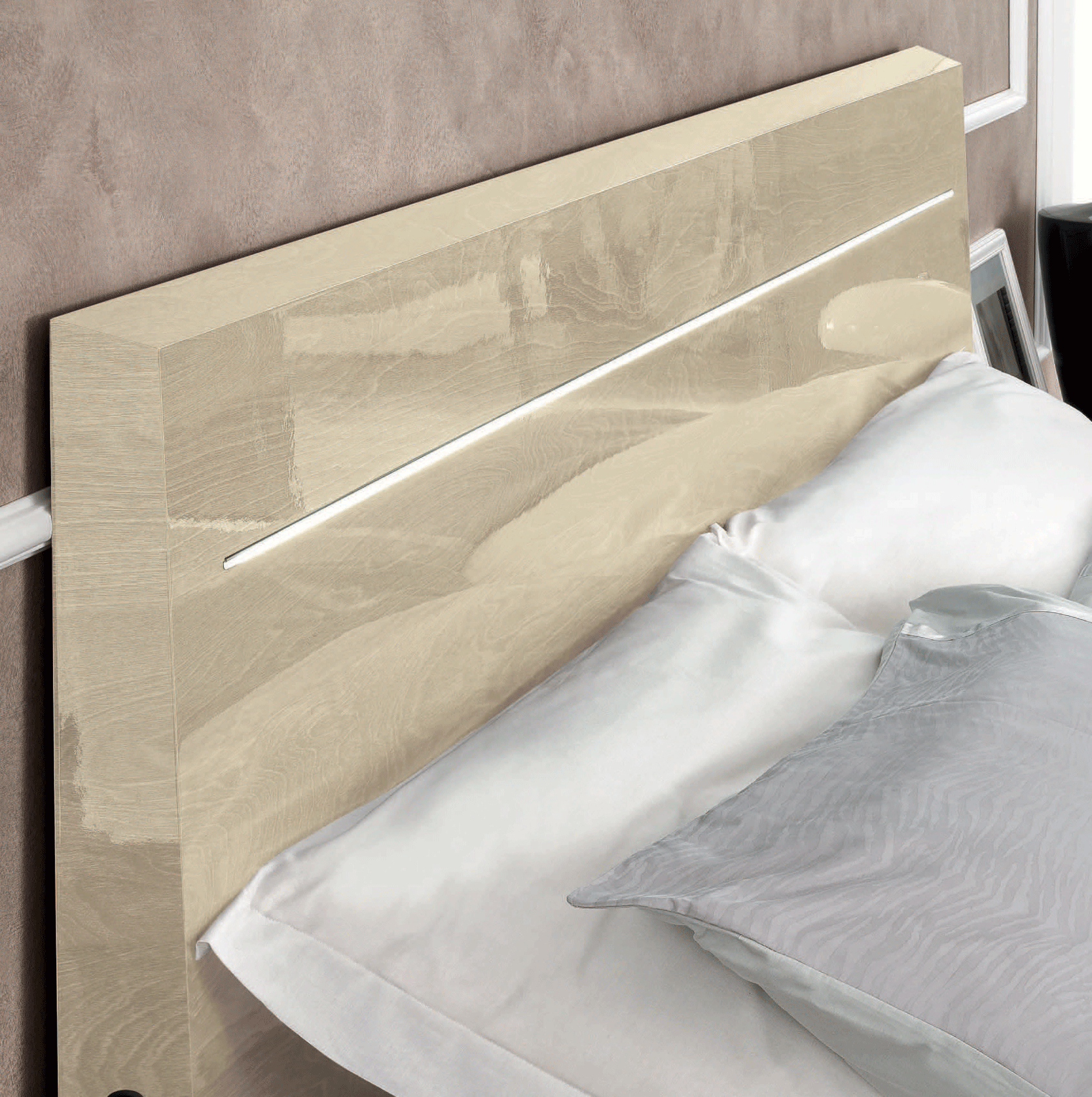 ESF Furniture - Camelgroup Italy Legno Queen Size Bed with Led Ivory Betullia Sabbia - PLATINUMQSBEIGE