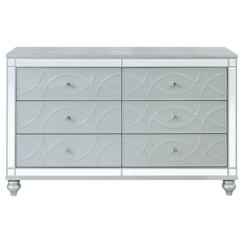 Gunnison 4-piece Eastern King Bedroom Set Silver Metallic
