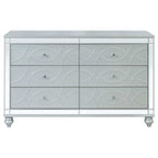 Gunnison 4-piece Eastern King Bedroom Set Silver Metallic