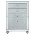 Gunnison 4-piece Eastern King Bedroom Set Silver Metallic