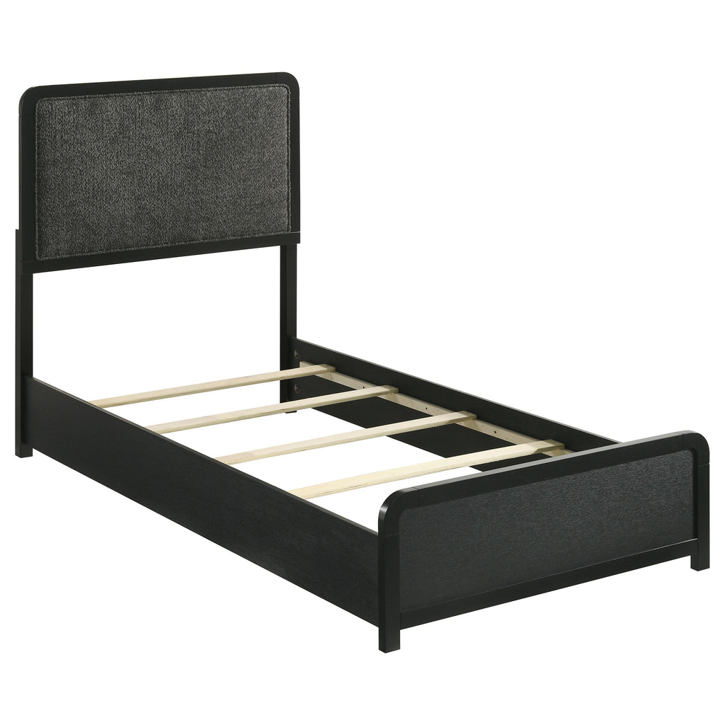 Cavelle 4-piece Full Bedroom Set Black