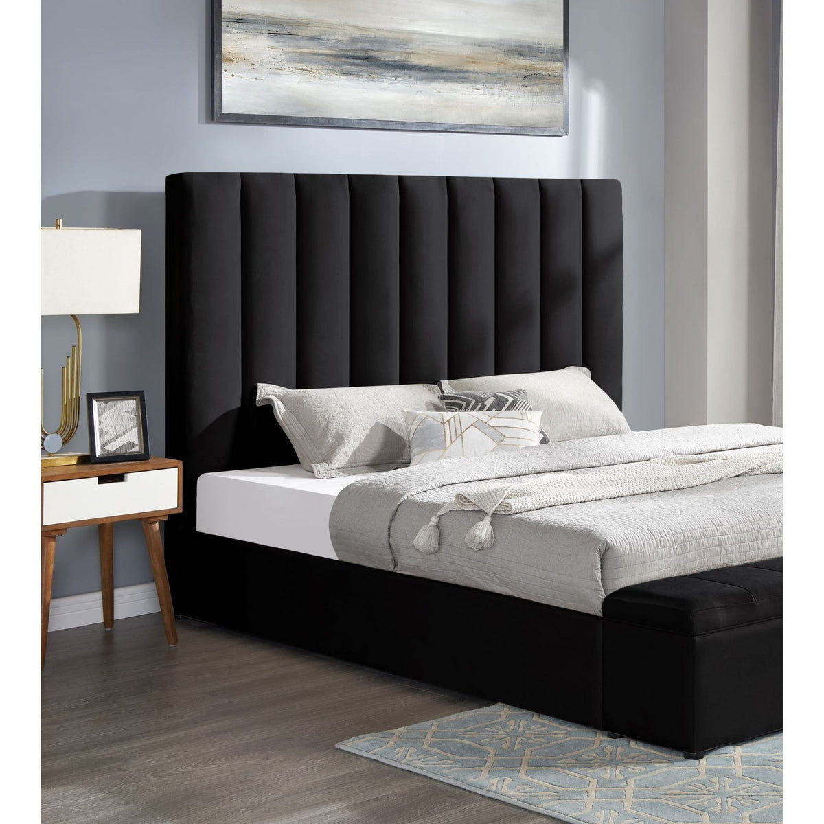 Valencia - Black Platform- Queen and King — Exact product detail: Left-side detail