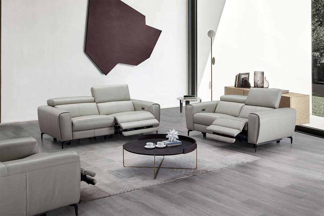 Lorenzo Power Sofa in Light Gray | J&M Furniture