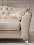 The Divina Leather Loveseat | J&M Furniture
