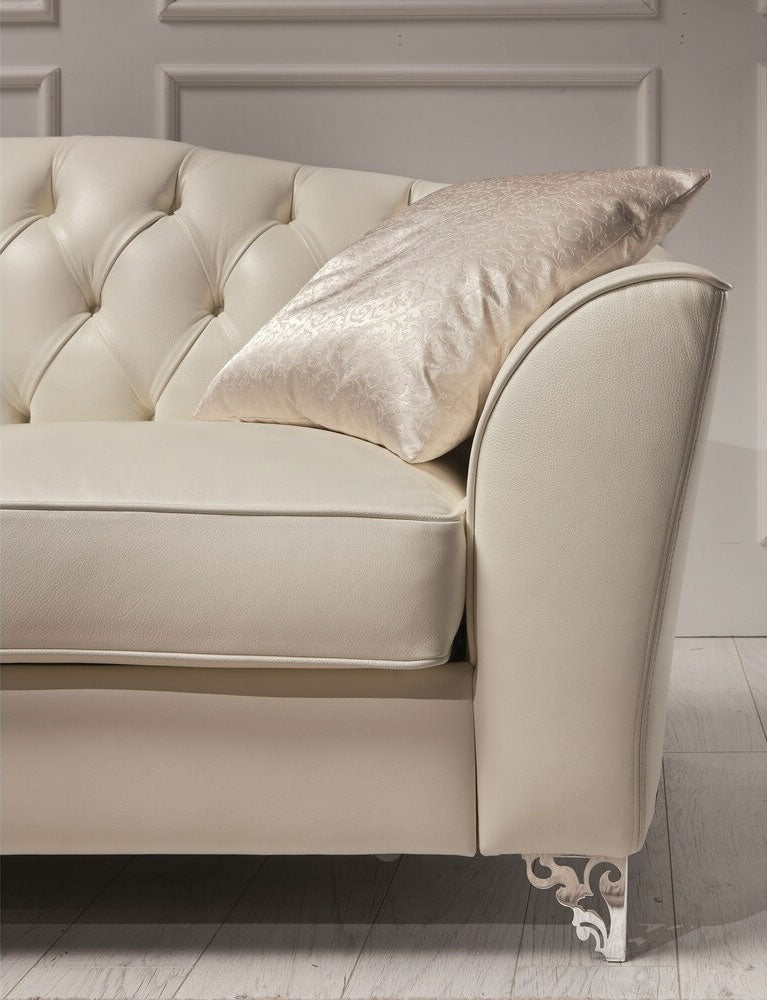The Divina Leather Loveseat | J&M Furniture